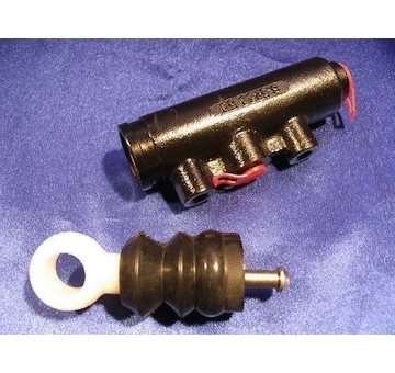 Hlavný spojkový valec DT Spare Parts 2.13001